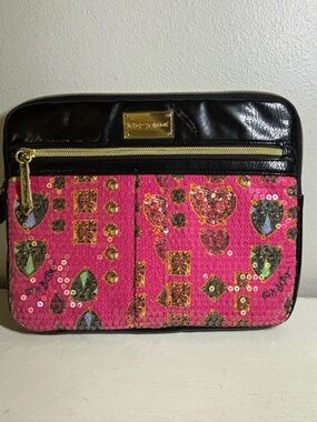 Betsey Johnson Hot Pink Satin-Lined iPad / tablet case